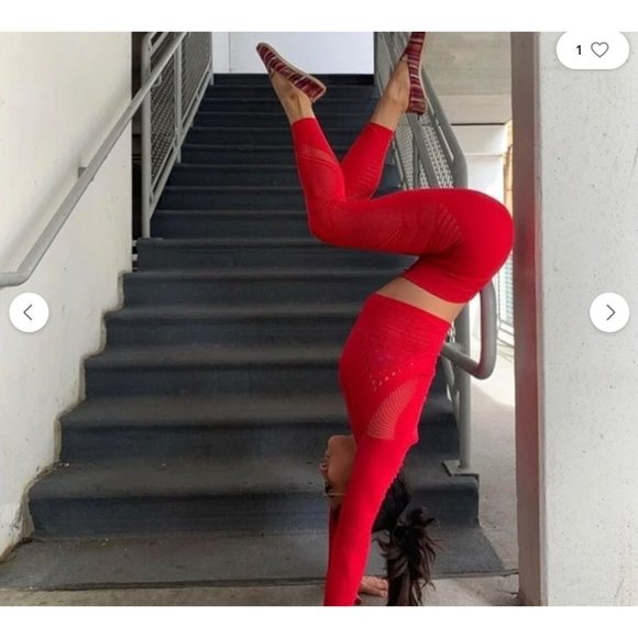 NWT Fabletics Addison SculptKnit LARGE Long-Sleeve Crop Top Red Stretch MSRP$50 - Picture 12 of 13